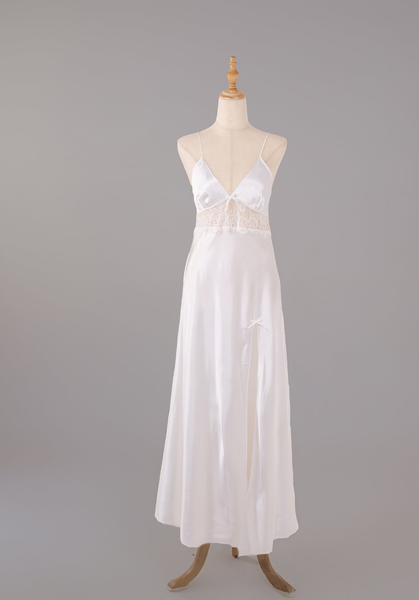 LNGR Bridal Long Night Gown And Robe Set With Lace